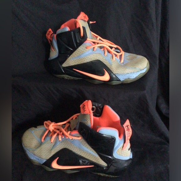 BIG KIDS NIKE LEBEON JAMES BASKETBALL SHOES - Picture 1 of 7